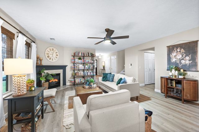 1038 Lexington Farms Dr, Spring Hill, TN 37174