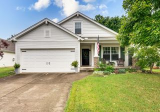 1038 Lexington Farms Dr, Spring Hill, TN 37174