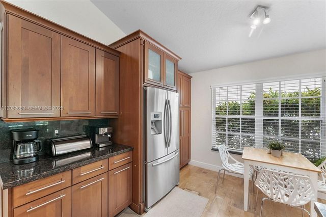 2013 Island Cir, Weston, FL 33326