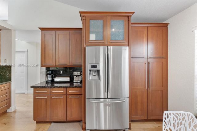 2013 Island Cir, Weston, FL 33326