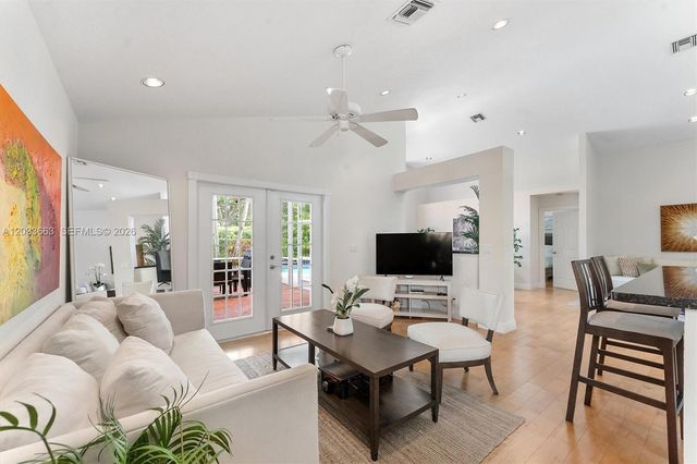2013 Island Cir, Weston, FL 33326