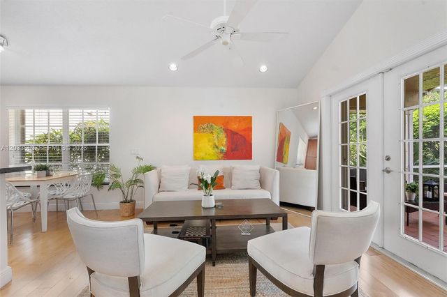 2013 Island Cir, Weston, FL 33326