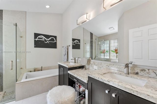 2013 Island Cir, Weston, FL 33326