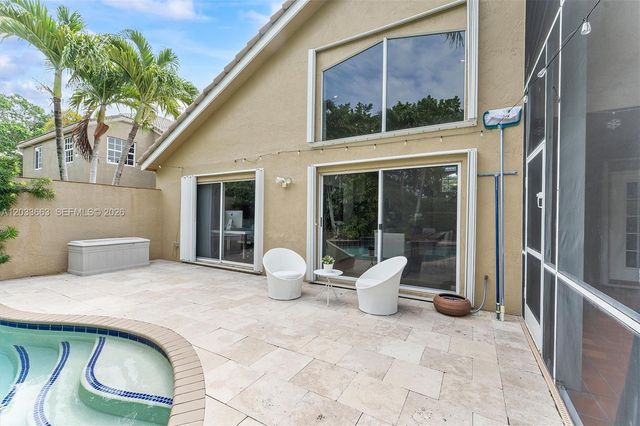 2013 Island Cir, Weston, FL 33326