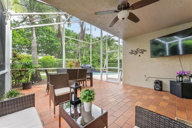 2013 Island Cir, Weston, FL 33326
