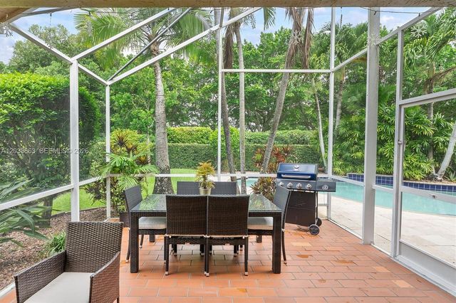 2013 Island Cir, Weston, FL 33326