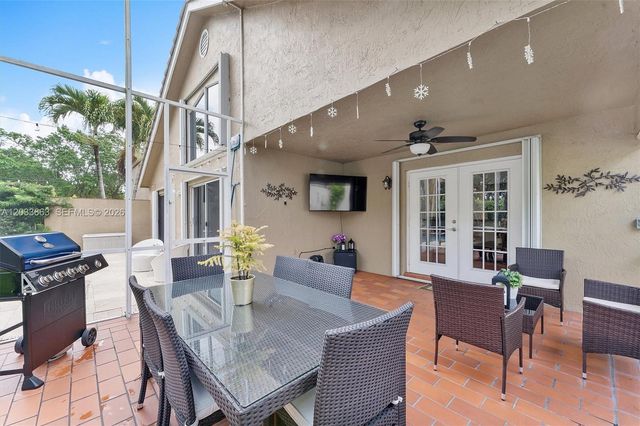 2013 Island Cir, Weston, FL 33326