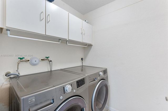 2013 Island Cir, Weston, FL 33326