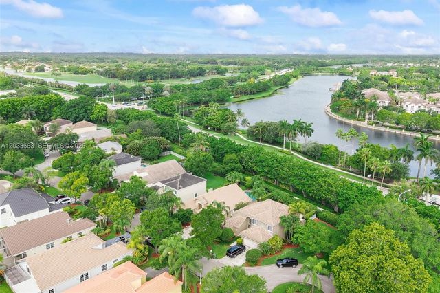 2013 Island Cir, Weston, FL 33326