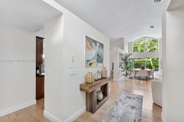 2013 Island Cir, Weston, FL 33326