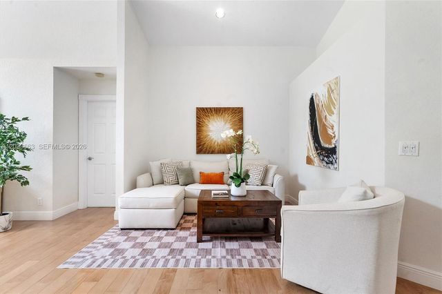 2013 Island Cir, Weston, FL 33326