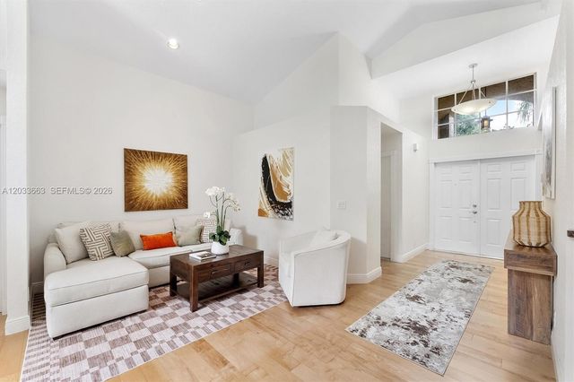 2013 Island Cir, Weston, FL 33326