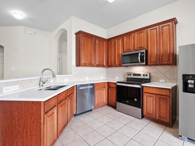 429 Falcon LN, Leander, TX 78641