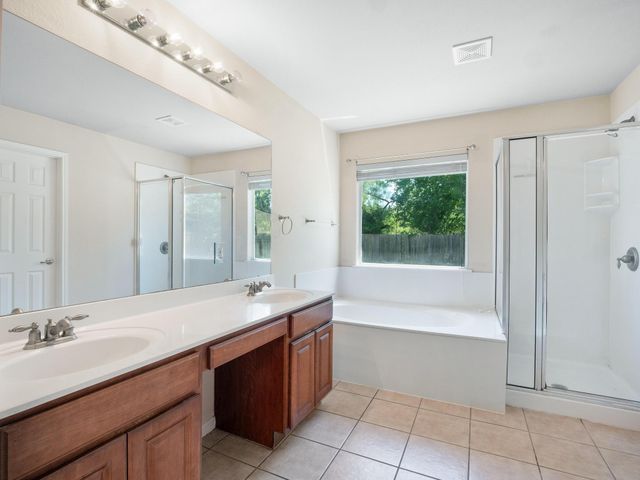 429 Falcon LN, Leander, TX 78641