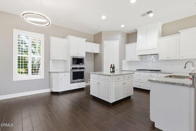 8823 Cripple Creek Avenue, Bakersfield, CA 93312