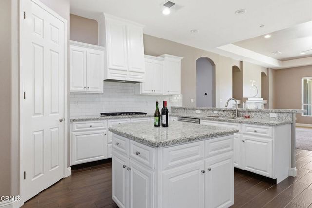 8823 Cripple Creek Avenue, Bakersfield, CA 93312