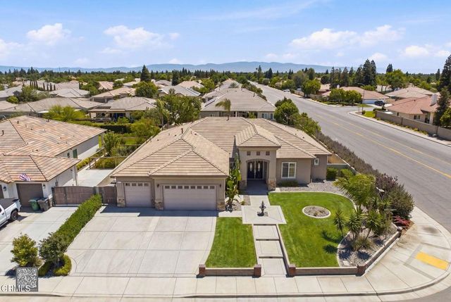 8823 Cripple Creek Avenue, Bakersfield, CA 93312