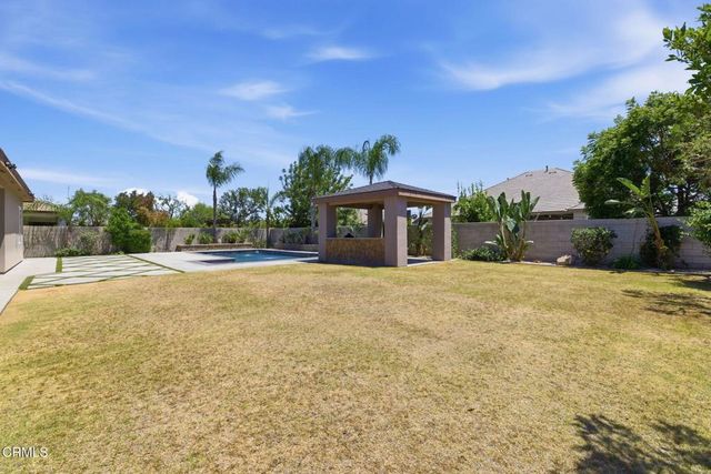 8823 Cripple Creek Avenue, Bakersfield, CA 93312