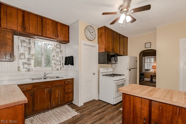 107 North Avenue W, Geneva, OH 44041