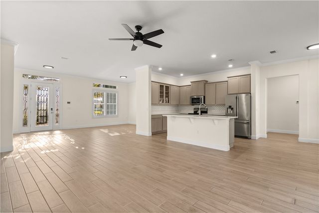 2591 Saint Lucia Circle, Vero Beach, FL 32967