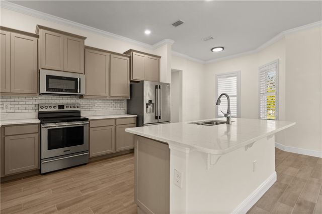 2591 Saint Lucia Circle, Vero Beach, FL 32967