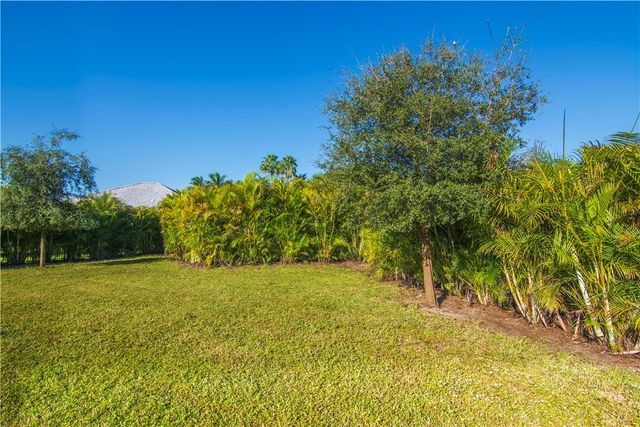 2591 Saint Lucia Circle, Vero Beach, FL 32967