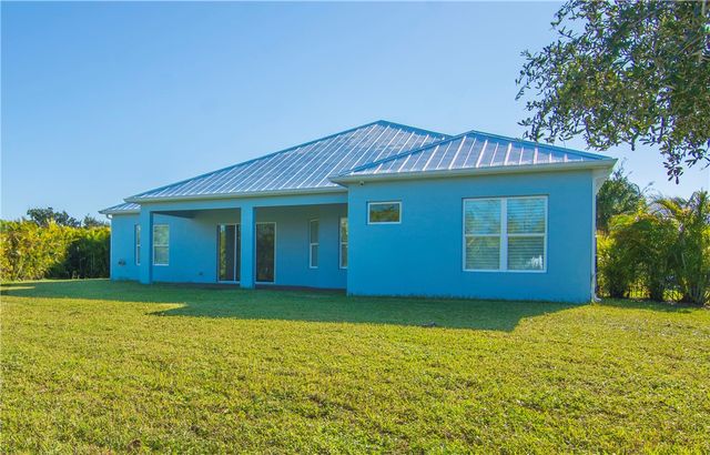 2591 Saint Lucia Circle, Vero Beach, FL 32967