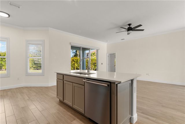 2591 Saint Lucia Circle, Vero Beach, FL 32967