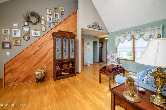 11 Sycamore Lane, Toms River, NJ 08753