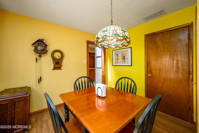 11 Sycamore Lane, Toms River, NJ 08753