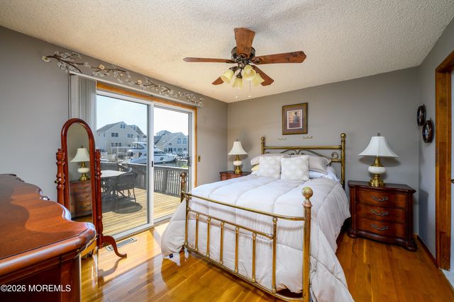 11 Sycamore Lane, Toms River, NJ 08753