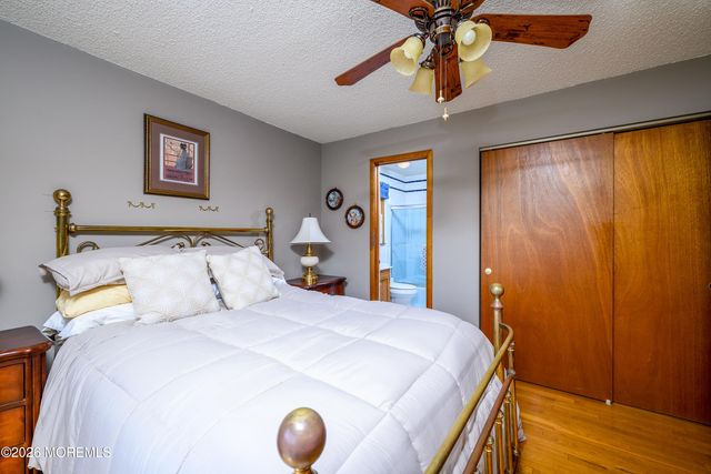 11 Sycamore Lane, Toms River, NJ 08753