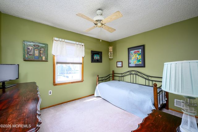 11 Sycamore Lane, Toms River, NJ 08753