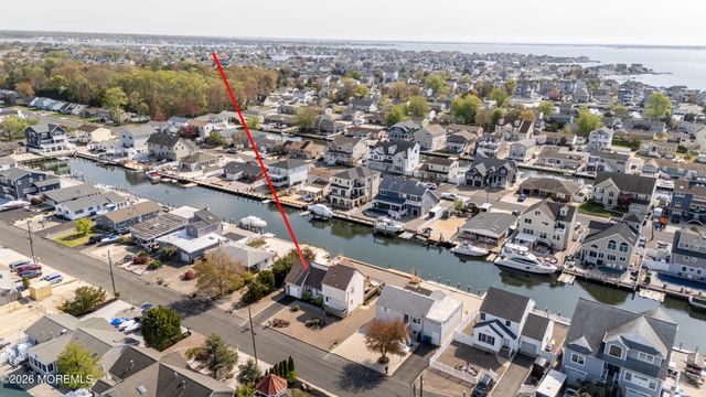 11 Sycamore Lane, Toms River, NJ 08753