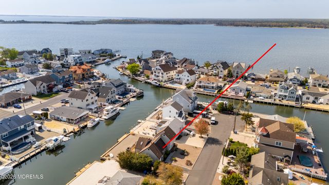 11 Sycamore Lane, Toms River, NJ 08753