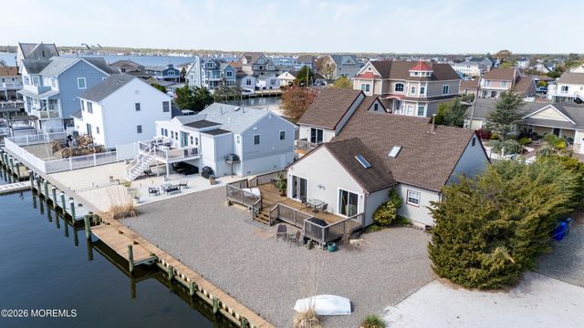 11 Sycamore Lane, Toms River, NJ 08753