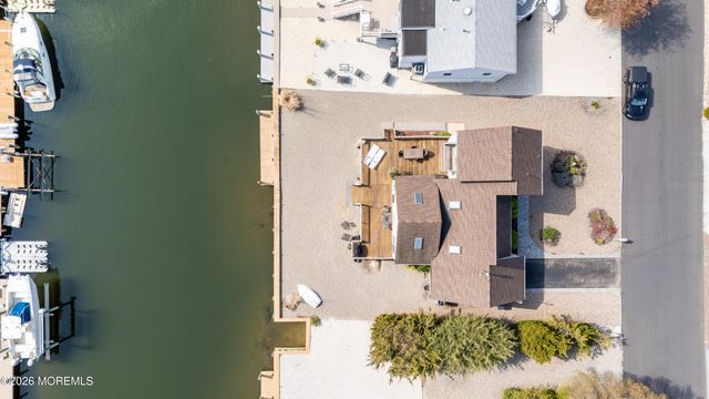 11 Sycamore Lane, Toms River, NJ 08753