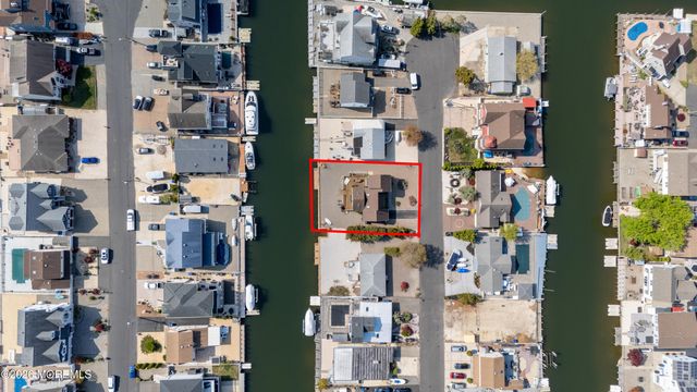 11 Sycamore Lane, Toms River, NJ 08753