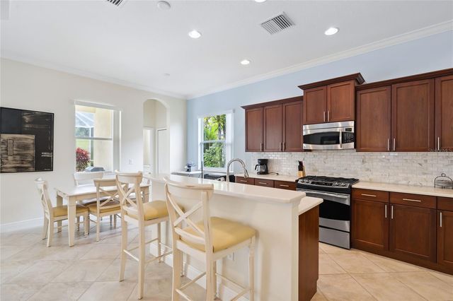 8416 ABINGDON COURT, University Park, FL 34201