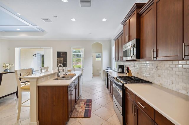 8416 ABINGDON COURT, University Park, FL 34201