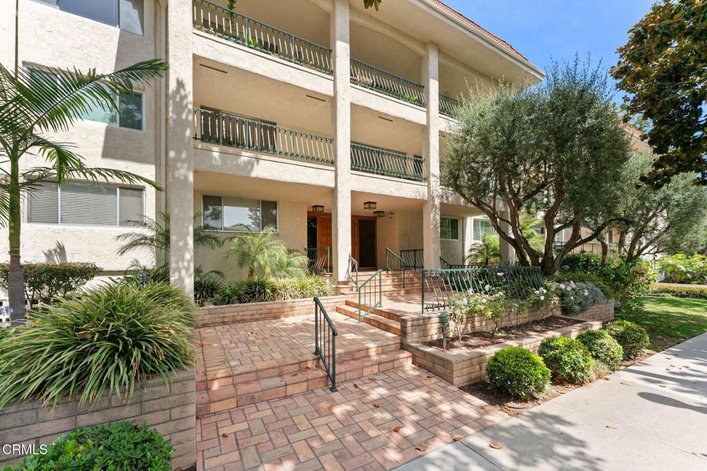 Image 1 of property listing at 420 S Madison Avenue 105, Pasadena, CA 91101