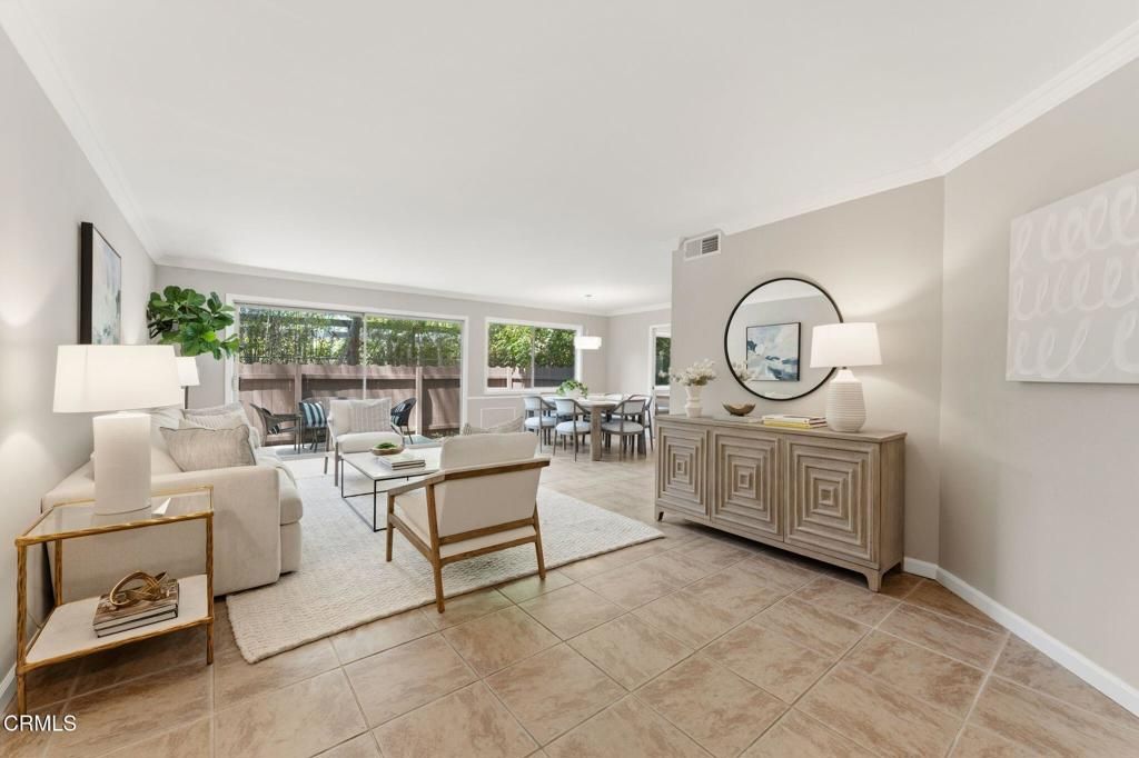 Image 2 of property listing at 420 S Madison Avenue 105, Pasadena, CA 91101