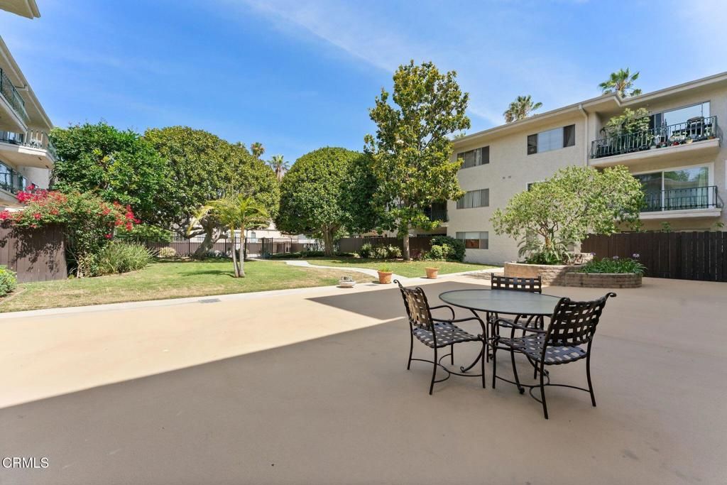 Image 20 of property listing at 420 S Madison Avenue 105, Pasadena, CA 91101