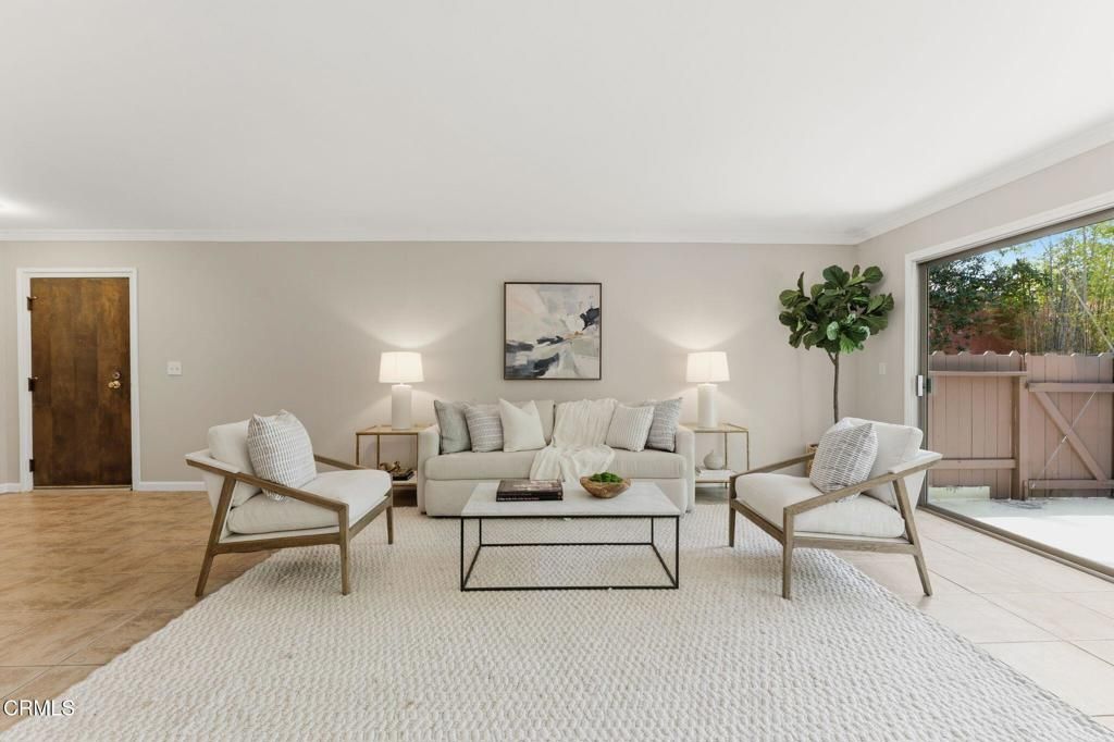 Image 4 of property listing at 420 S Madison Avenue 105, Pasadena, CA 91101