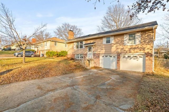 8807 Ford Avenue, Raytown, MO 64138