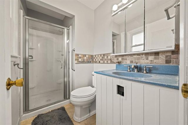 8807 Ford Avenue, Raytown, MO 64138