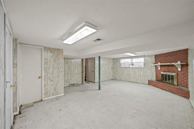 8807 Ford Avenue, Raytown, MO 64138