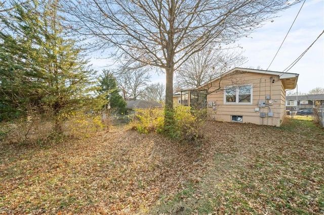 8807 Ford Avenue, Raytown, MO 64138