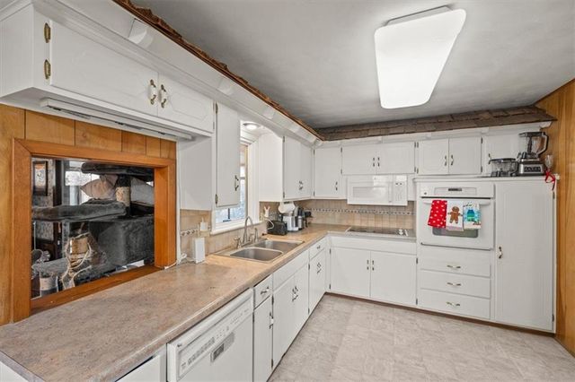 8807 Ford Avenue, Raytown, MO 64138