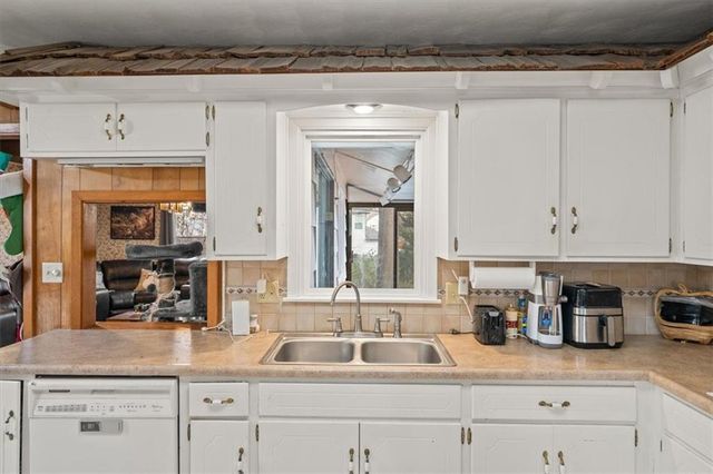 8807 Ford Avenue, Raytown, MO 64138